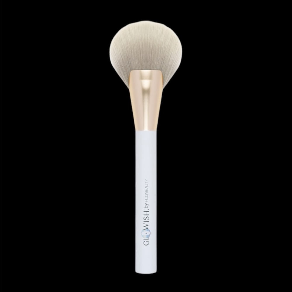 HUDA BEAUTY glOwish complexion brush